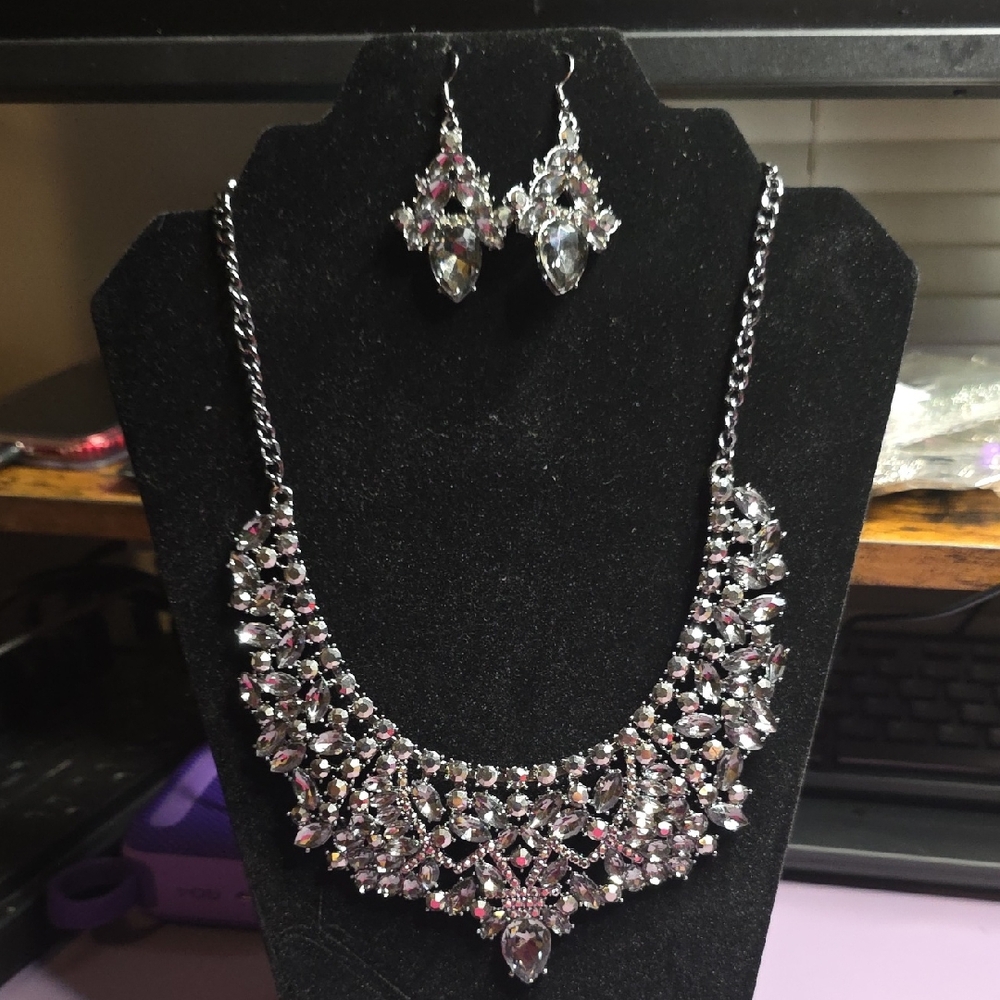 Elegant Gun Metal (Black) Jewelry Set